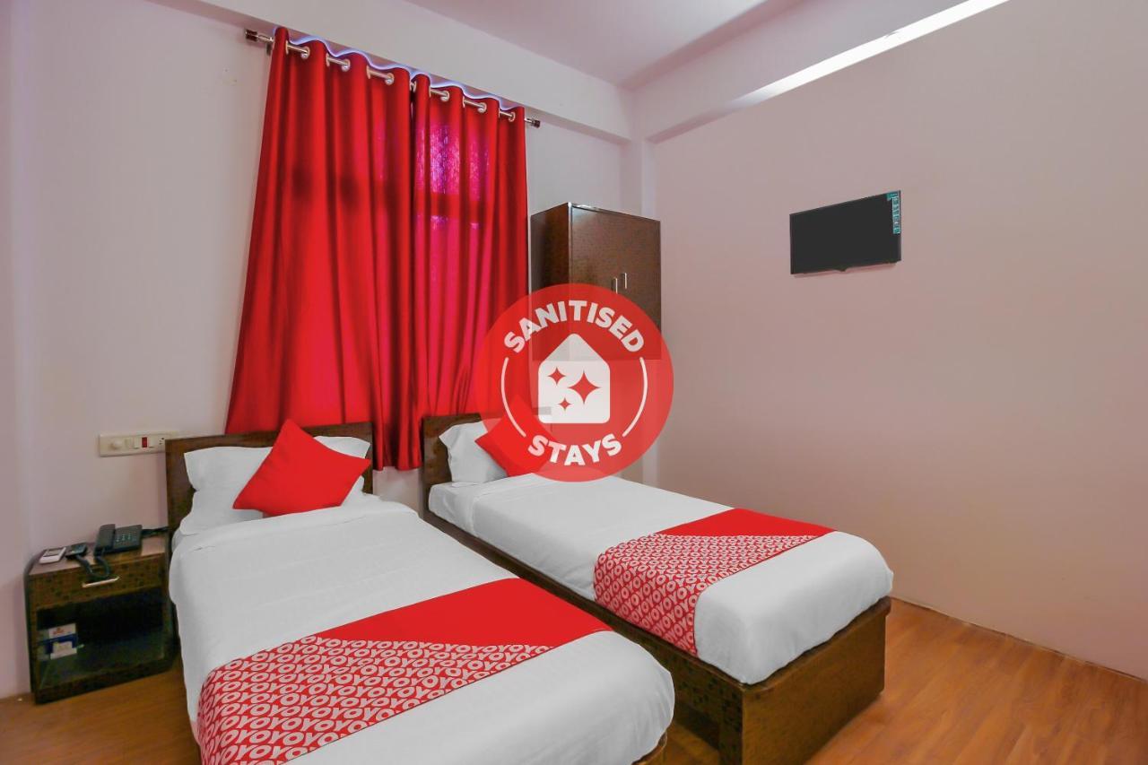 OYO 17168 Hz Lodge Hajdarabad Zewnętrze zdjęcie