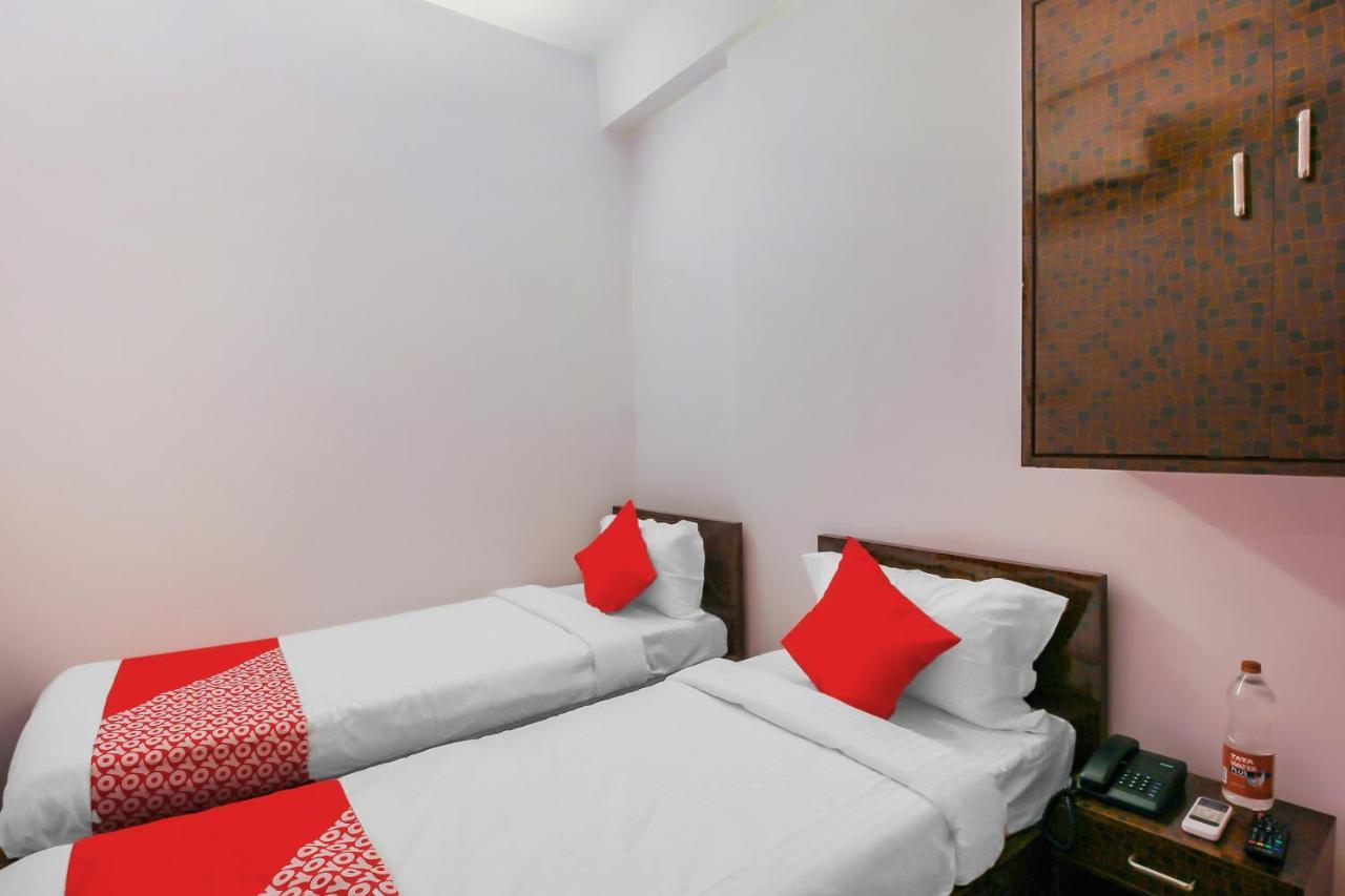 OYO 17168 Hz Lodge Hajdarabad Zewnętrze zdjęcie