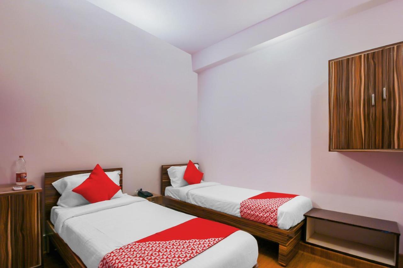 OYO 17168 Hz Lodge Hajdarabad Zewnętrze zdjęcie
