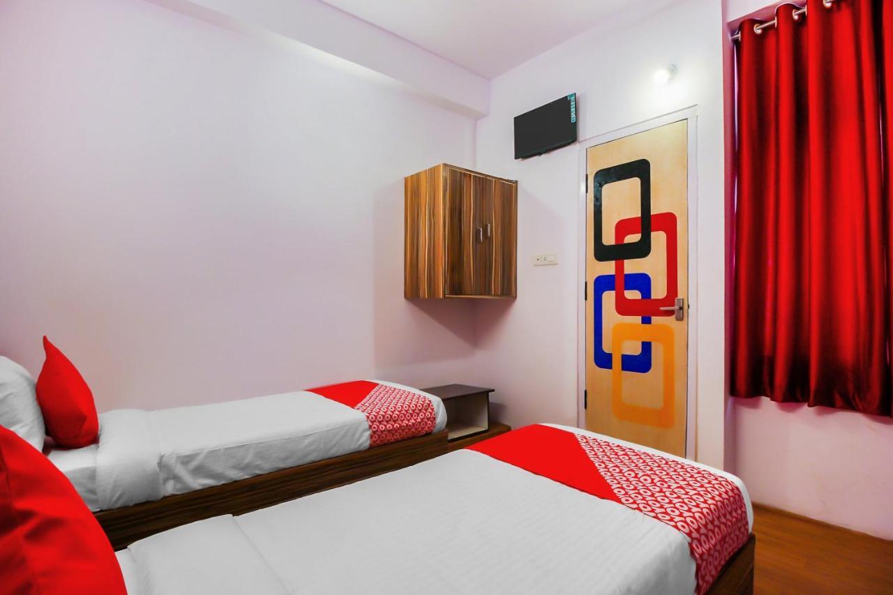 OYO 17168 Hz Lodge Hajdarabad Zewnętrze zdjęcie