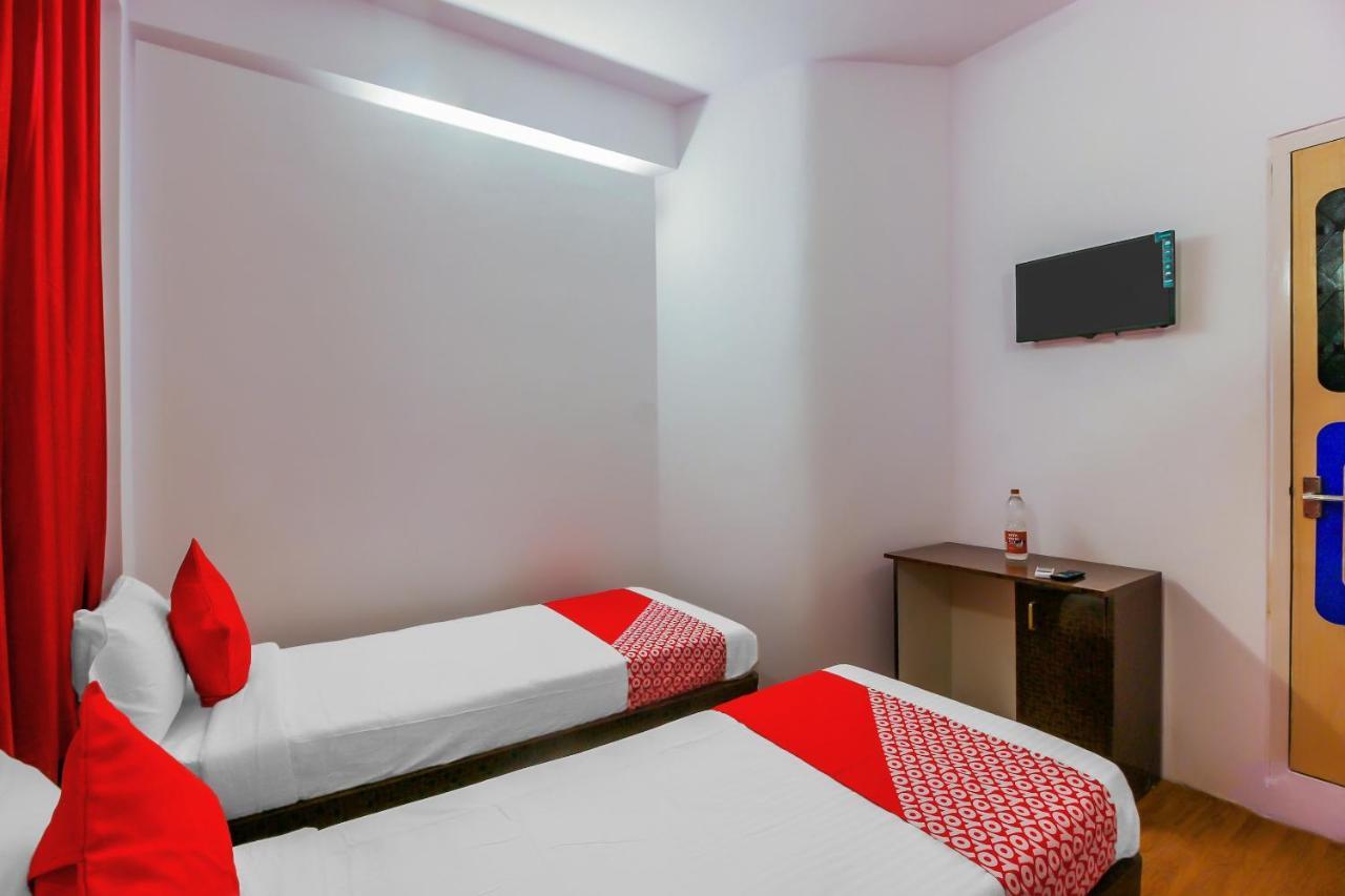 OYO 17168 Hz Lodge Hajdarabad Zewnętrze zdjęcie